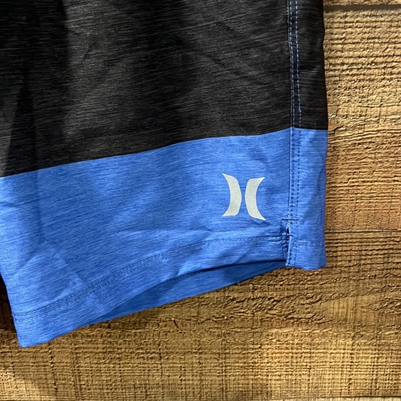 Hurley swim trunks men's medium - Picture 2 of 7